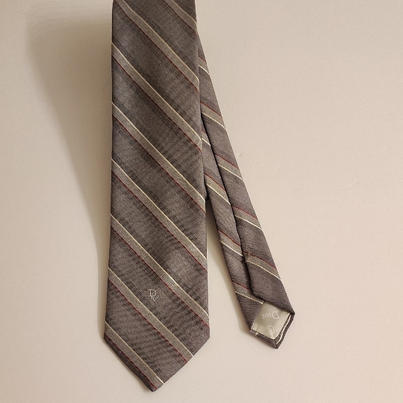 Christian Dior Classic Gray and Red Striped Tie SPD P